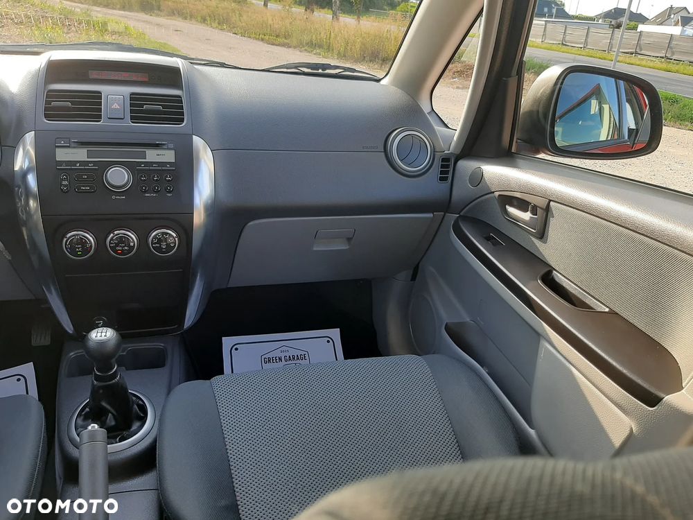 Suzuki SX4 1.5 Streetline 4x2 Classic - 22