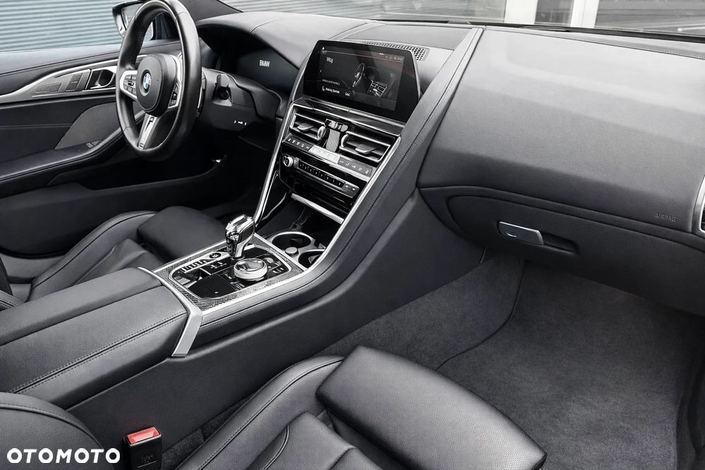 BMW Seria 8 - 11