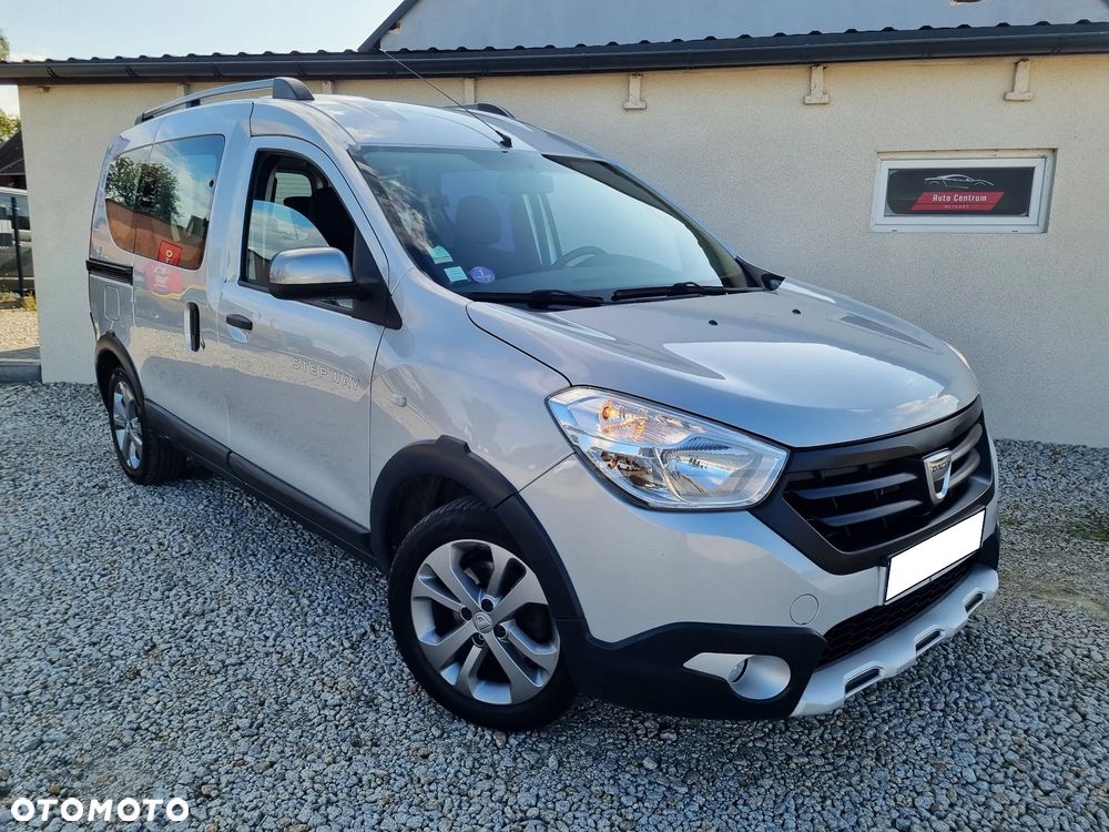 Dacia Dokker TCe 115 Stepway Celebration - 4