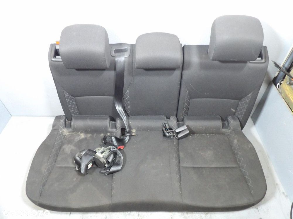 SKODA OCTAVIA III 3 LIFTBACK KANAPA FOTEL TYŁ