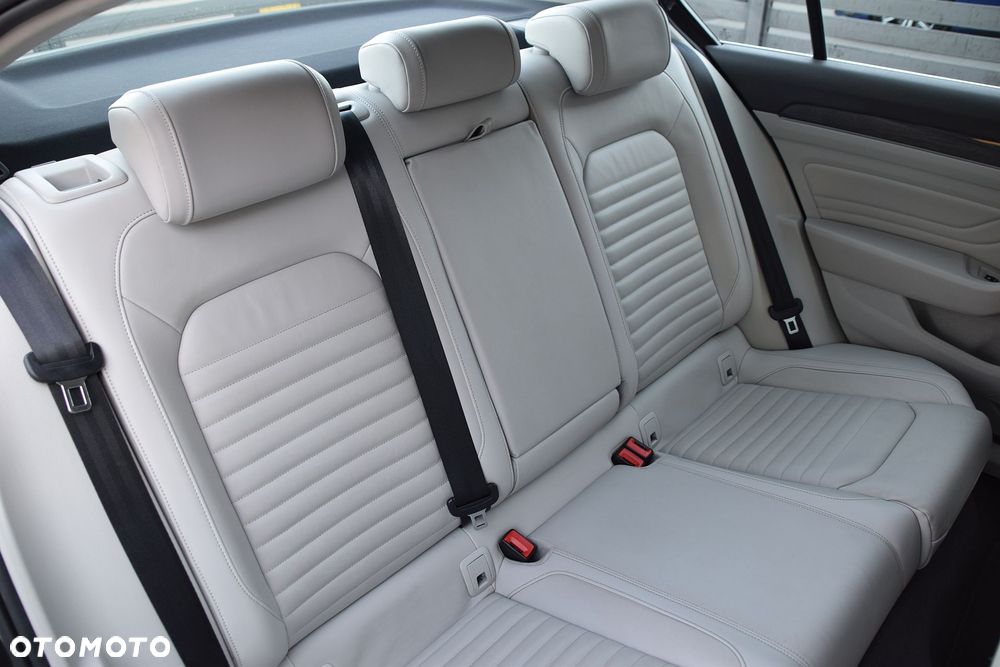 Volkswagen Passat 2.0 TDI 4Mot Elegance DSG - 26