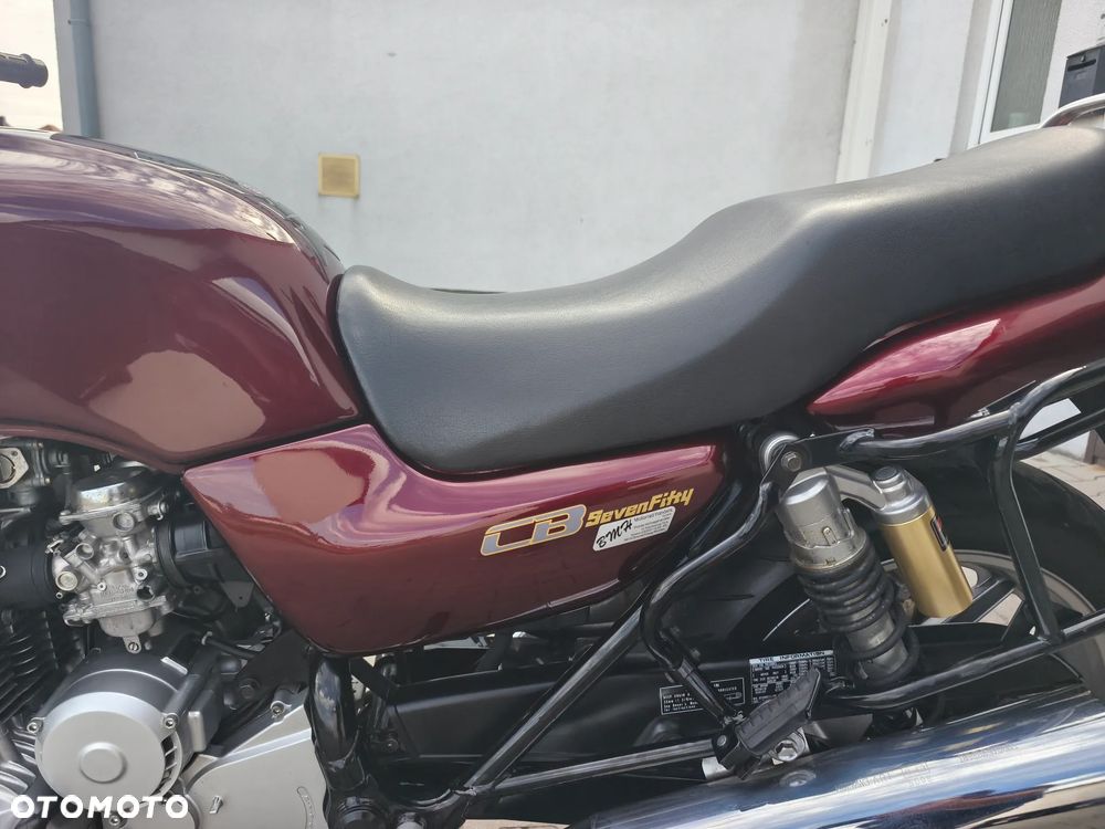 Honda CB - 12