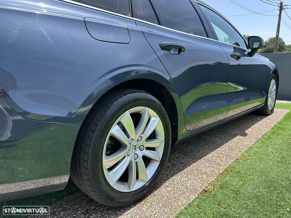 Volvo V60 2.0 D3 Momentum Plus - 20
