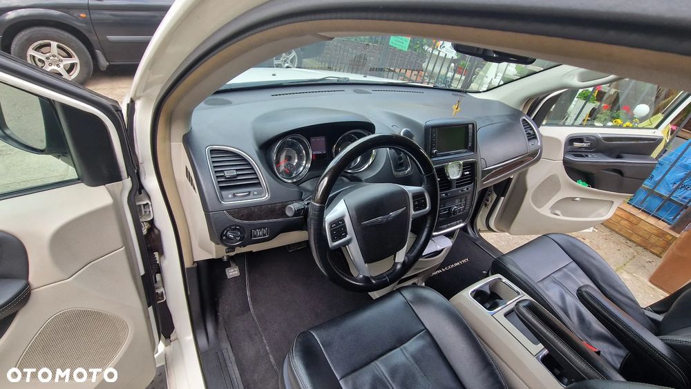 Chrysler Town & Country 3.6 Touring - 13