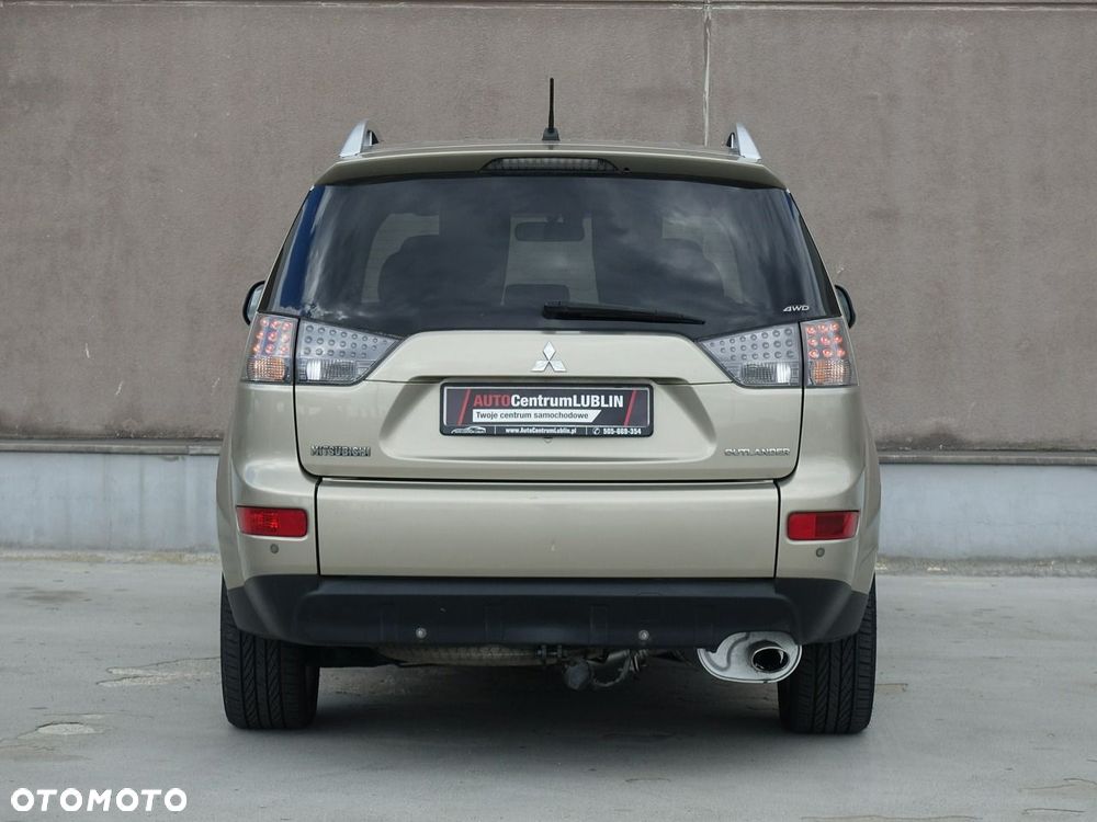 Mitsubishi Outlander 2.4 4WD Inform - 10