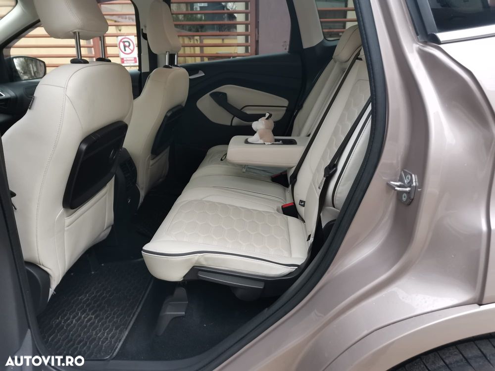 Ford Kuga 2.0 TDCi 4WD Powershift Vignale - 9