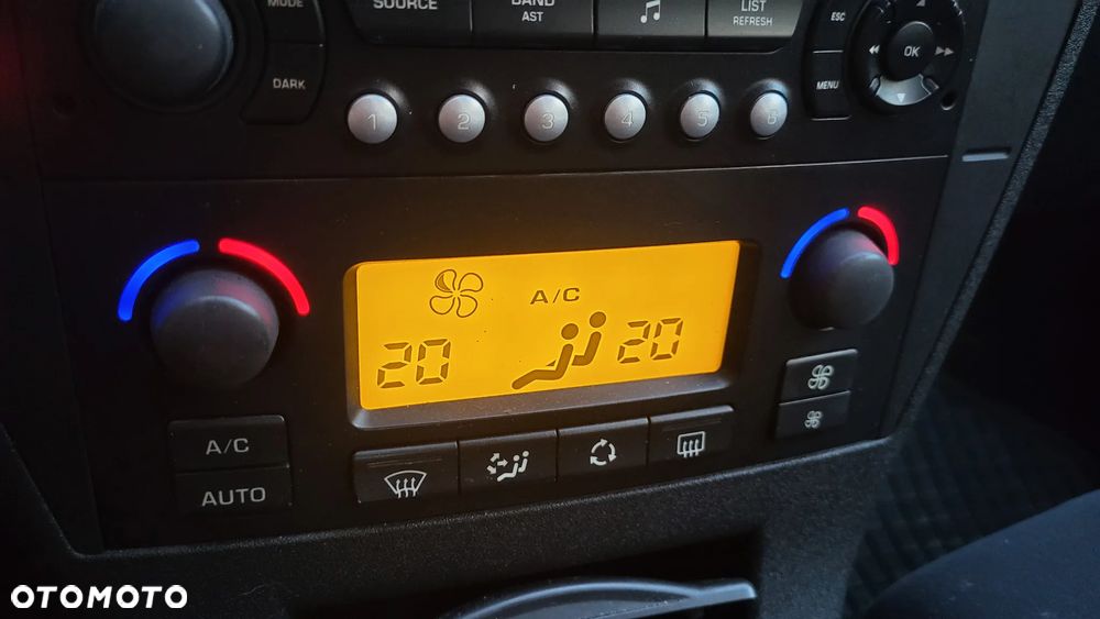 Citroën C4 1.6 16V Impress - 12