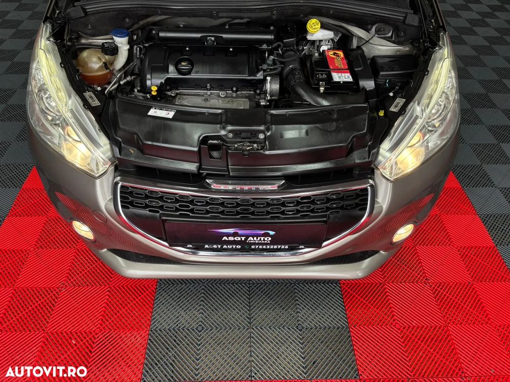 Peugeot 208 - 19