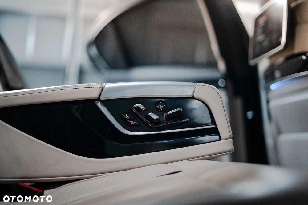BMW Seria 7 M760Li xDrive - 18
