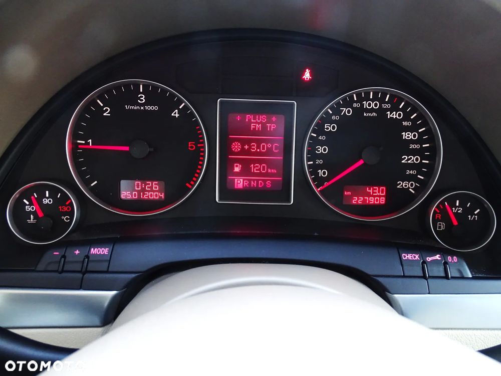 Audi A4 Avant 2.0 TDI DPF multitronic - 13