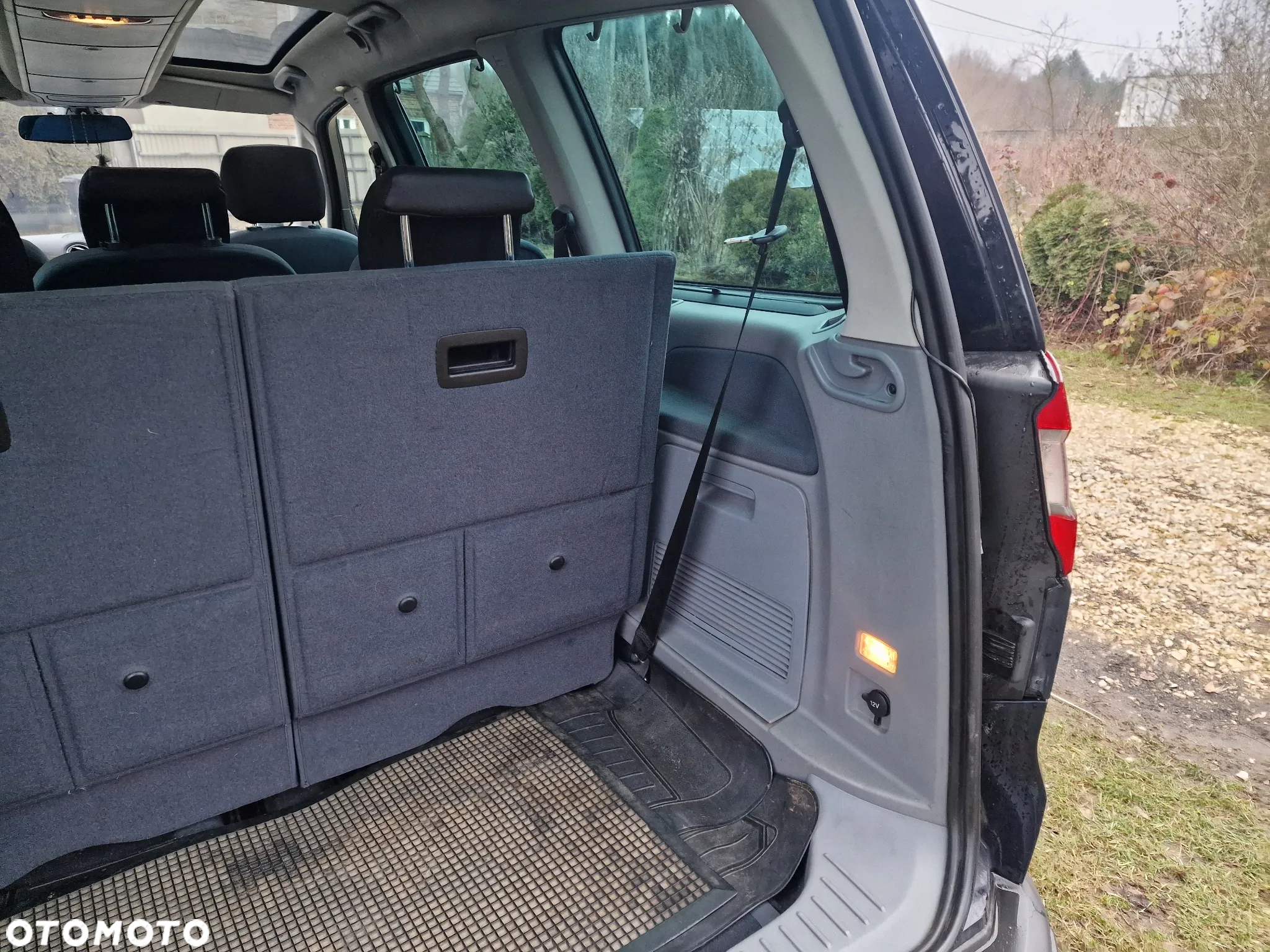 Ford Galaxy - 13