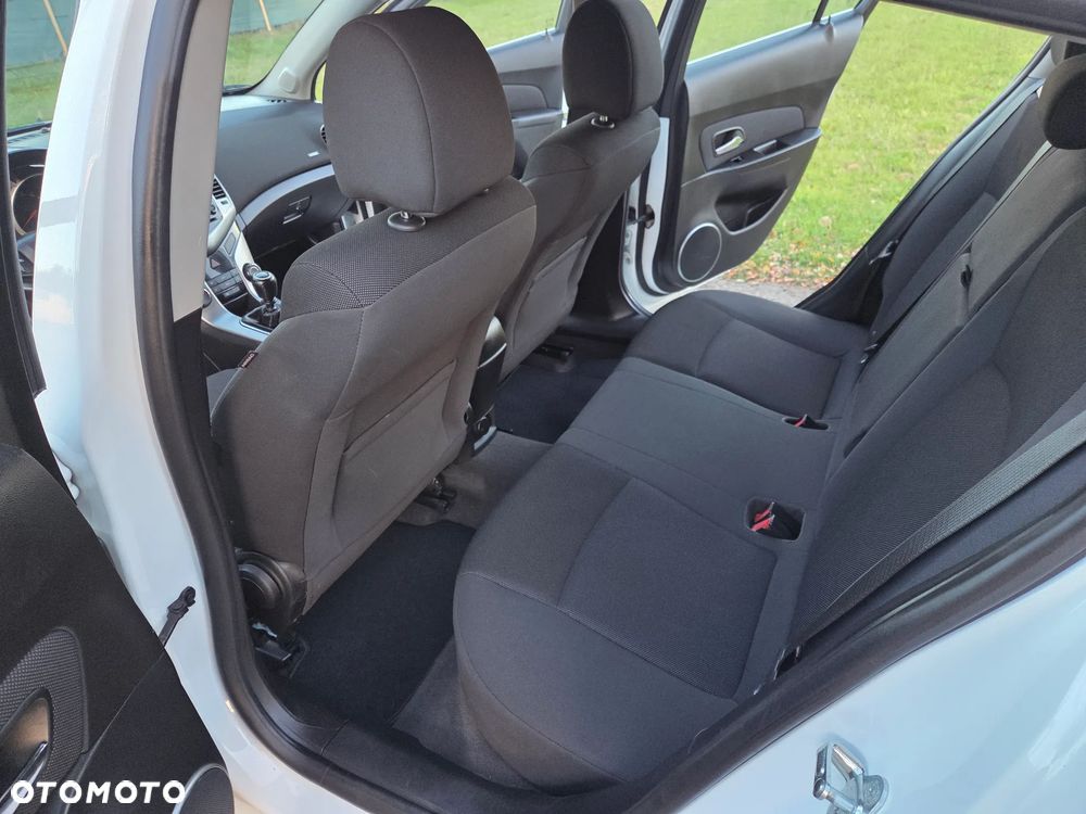 Chevrolet Cruze 1.6 LT+ - 19