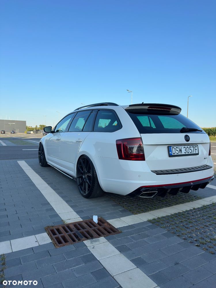 Skoda Octavia 2.0 TDI RS DSG - 9