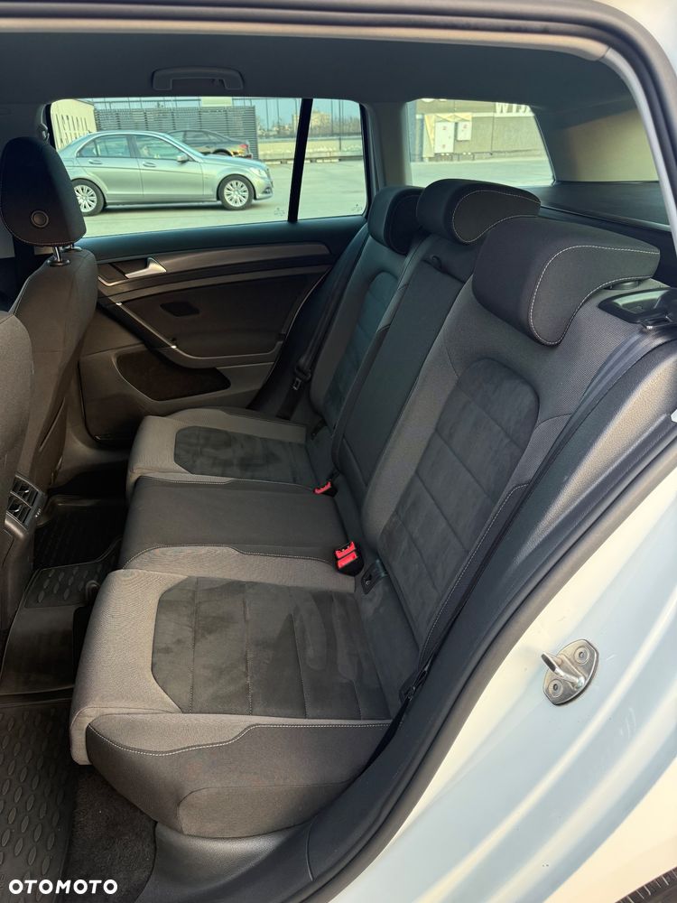 Volkswagen Golf - 16