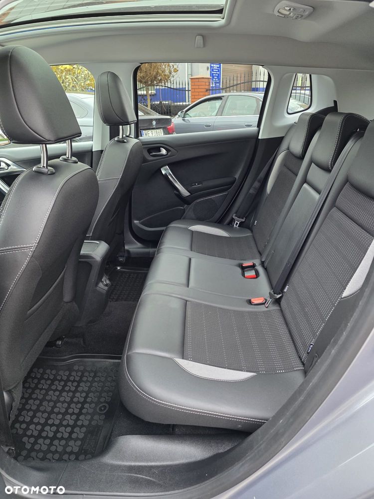Peugeot 2008 - 12