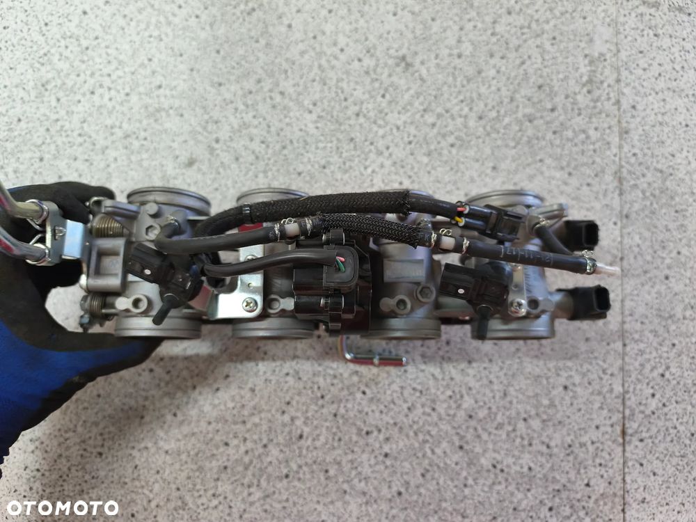 Listwa wtryskowa, wtryski, przepustnice, linka gazu Kawasaki Z900 Z 900 2022 - 12