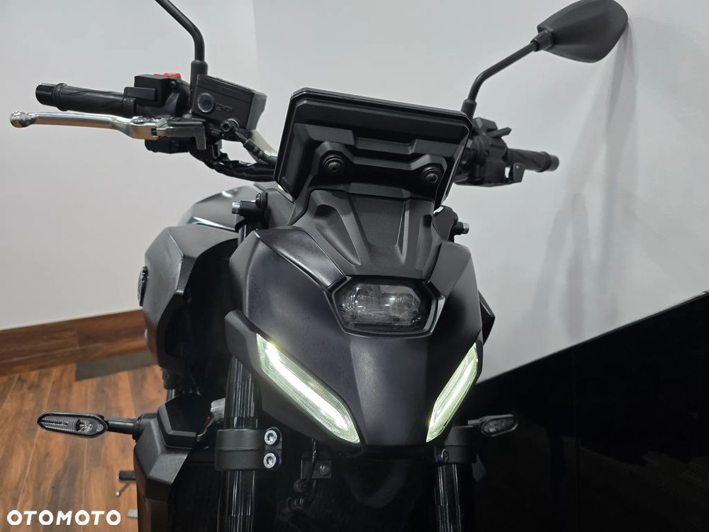 Yamaha MT - 17