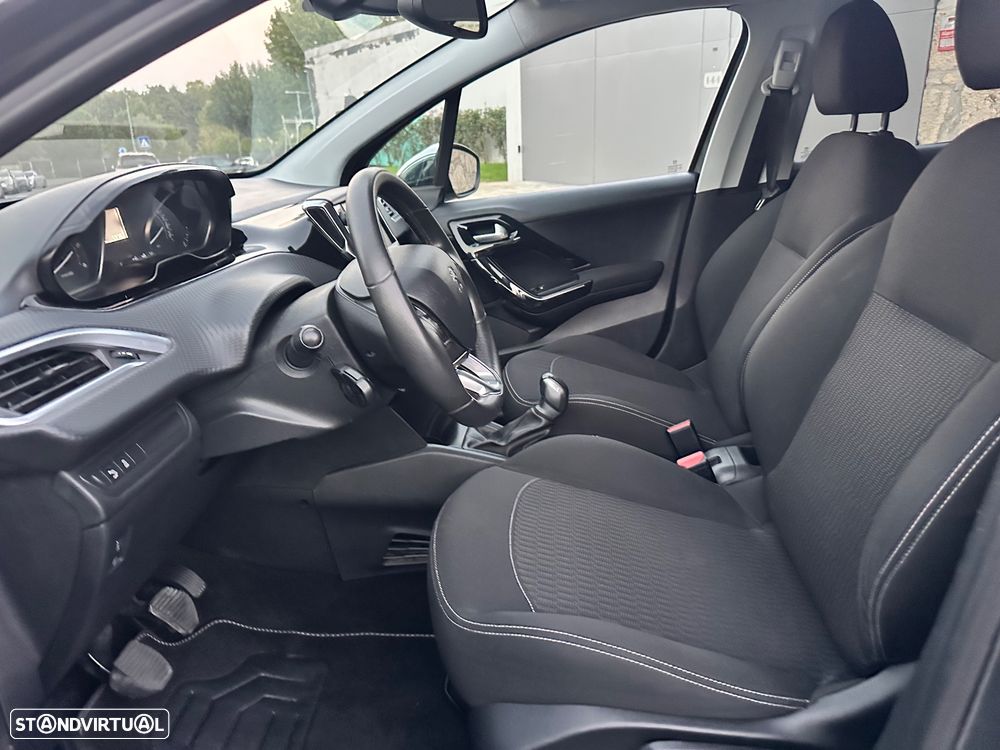 Peugeot 208 1.6 BlueHDi Style - 29