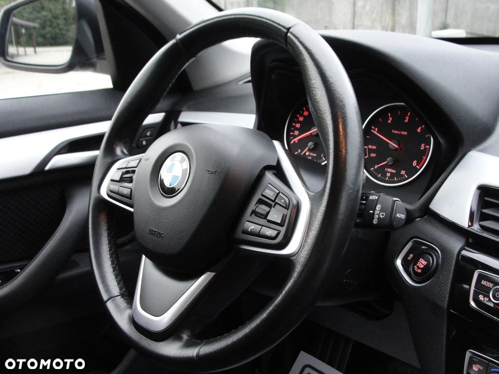 BMW X1 sDrive18d xLine - 31