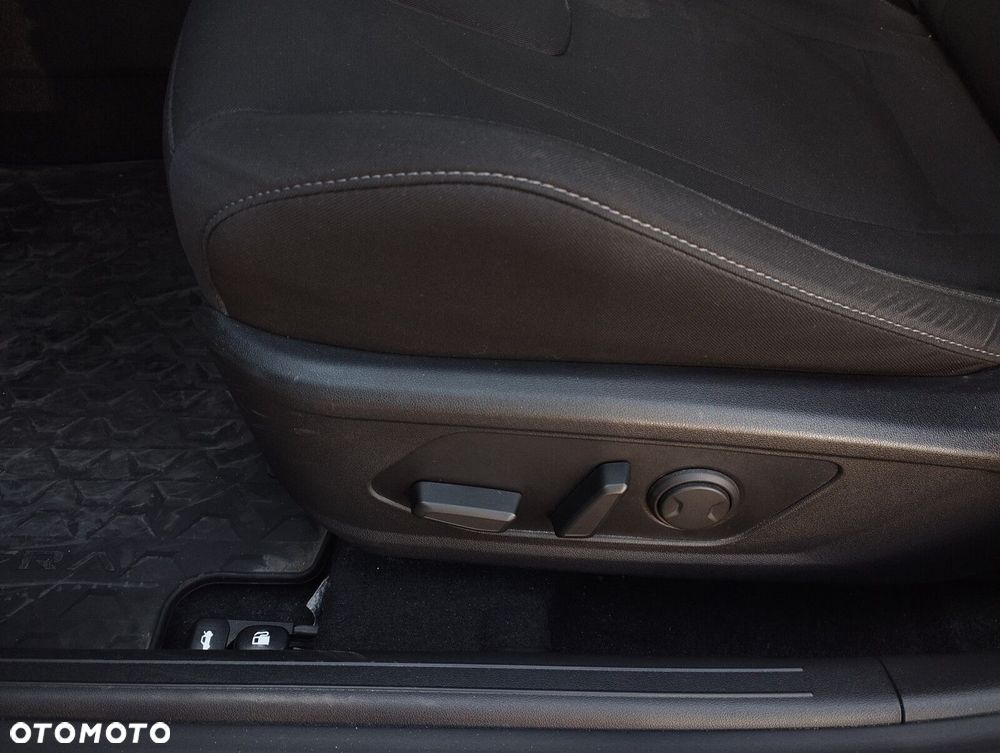 Hyundai Elantra 1.6 Executive CVT - 18