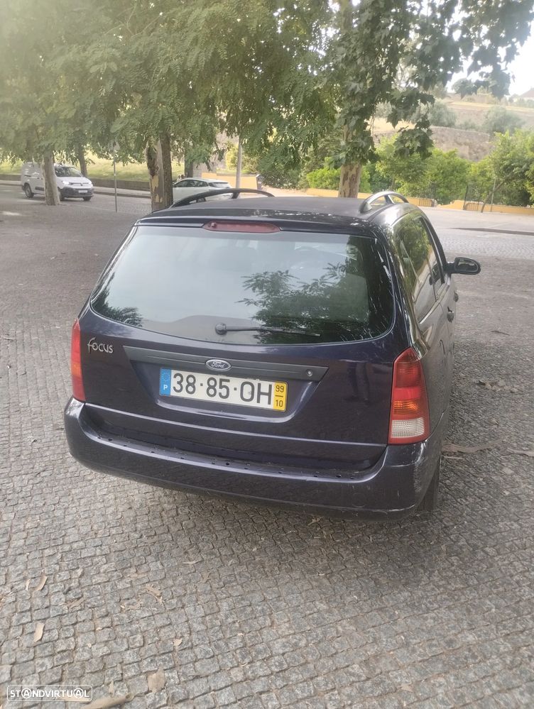 Ford Focus 1.6 Ambiente - 3