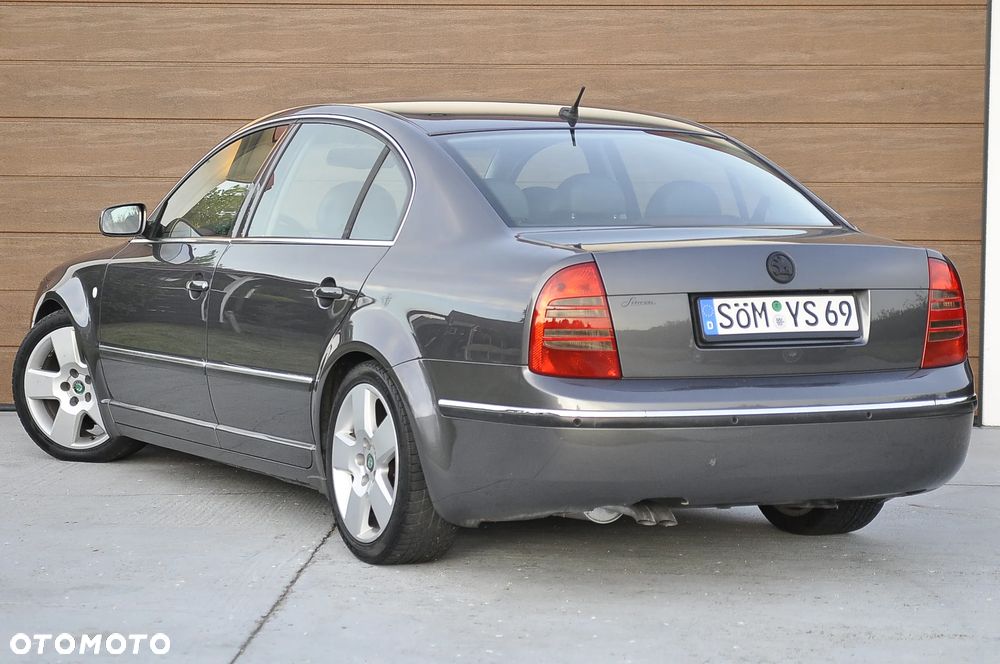Skoda Superb 1.8 Turbo Elegance - 16