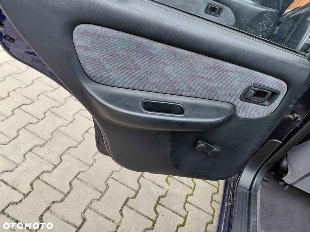 Nissan Almera 1.4 GX (abs) - 11