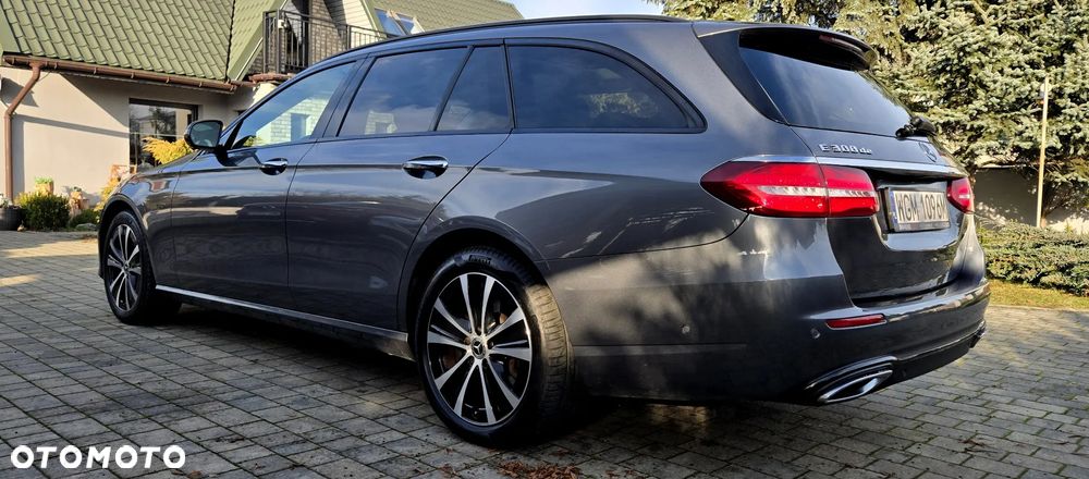 Mercedes-Benz Klasa E 220 d 9G-TRONIC - 21