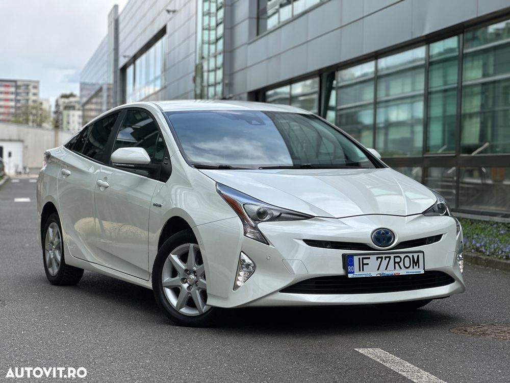 Toyota Prius 1.8 Dual VVT-i Sol+ - 1