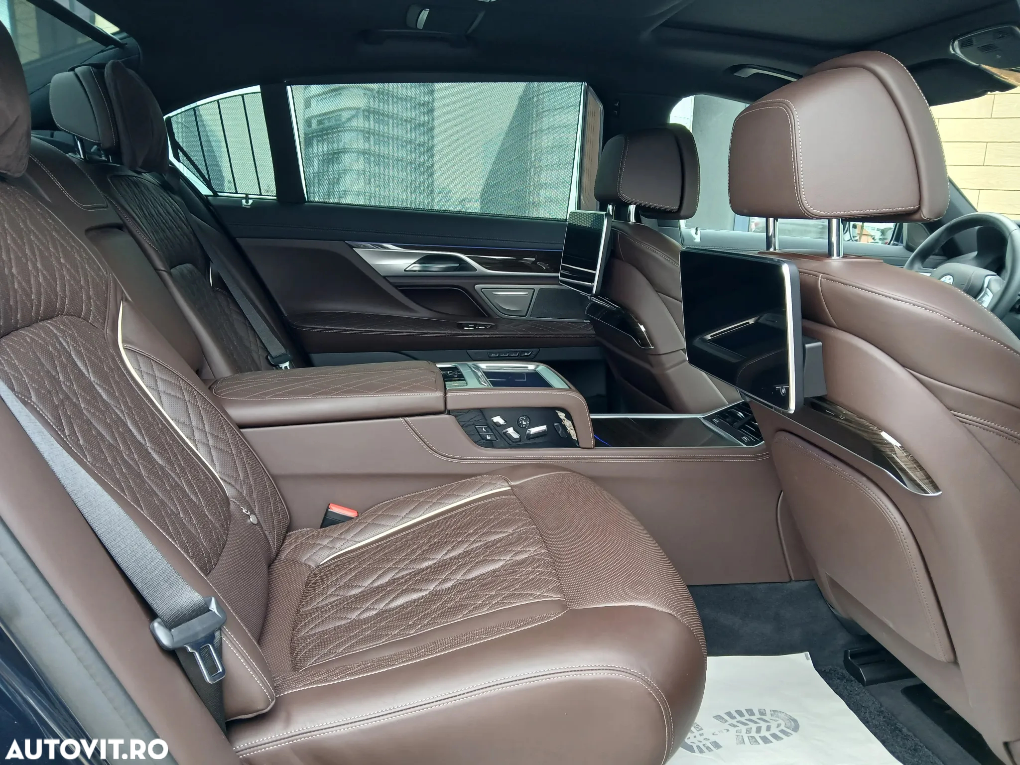 BMW Seria 7 740Li xDrive - 33