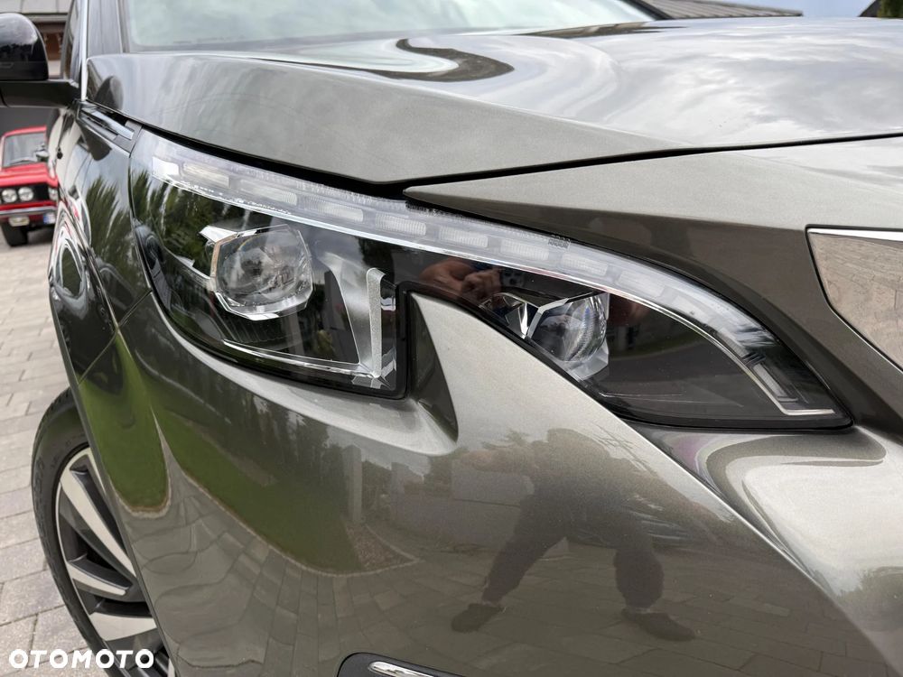 Peugeot 3008 PureTech 130 Stop & Start GPF Allure Business-Paket - 17