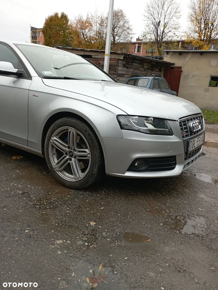 Audi A4 Limousine - 5