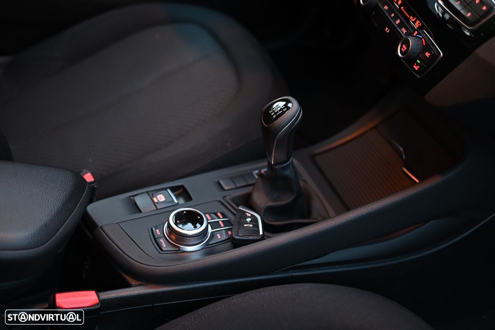 BMW X1 16 d sDrive Advantage - 8