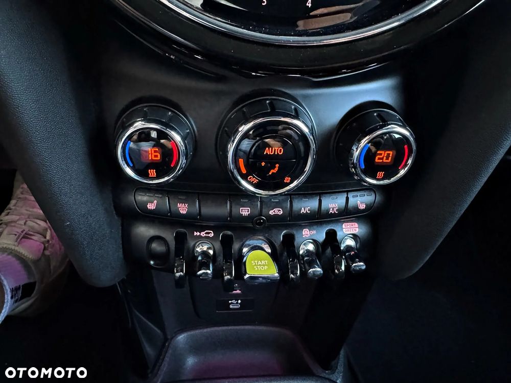 MINI Cooper SE Trim XL - 19
