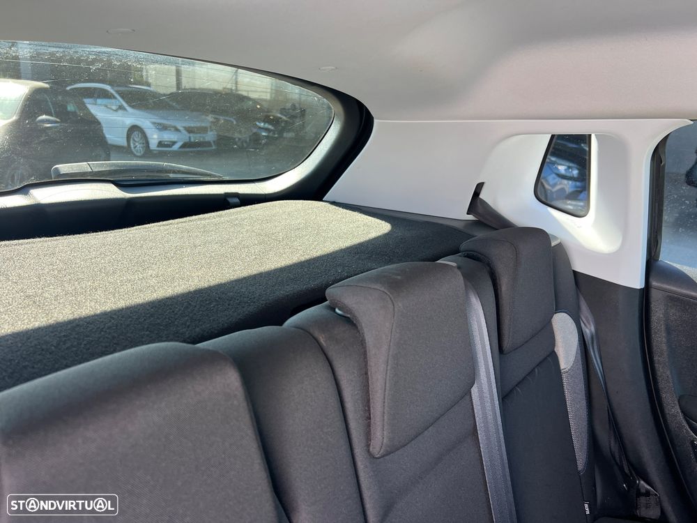 Peugeot 2008 1.2 PureTech Style - 29