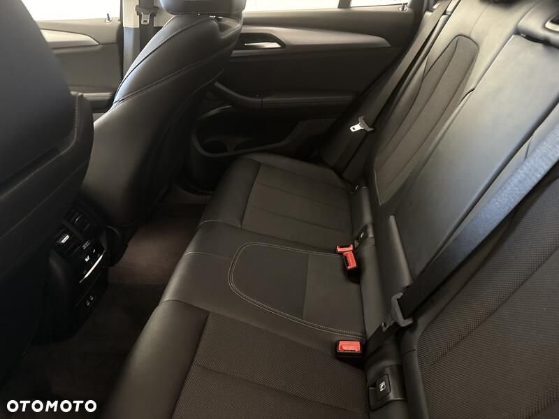 BMW X3 xDrive20d mHEV - 21
