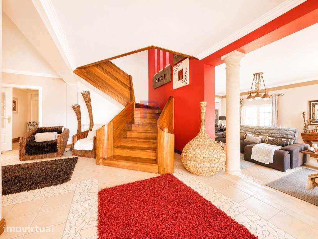 Moradia isolada T5 com piscina privada e jardim em Santa Clara, Coi... - Grande imagem: 5/12