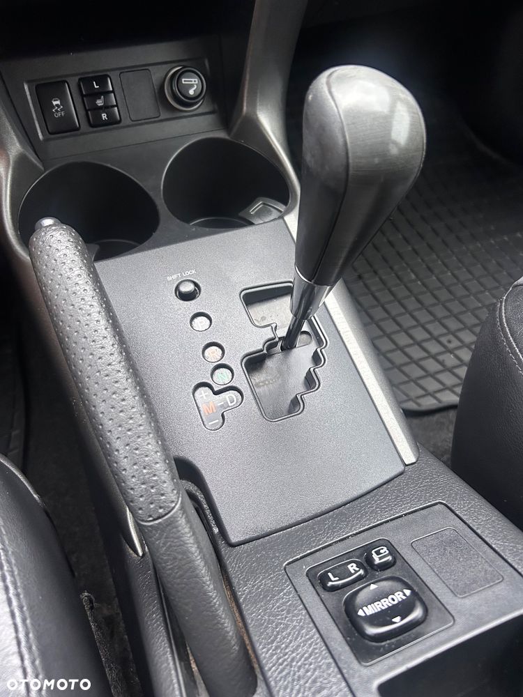 Toyota RAV4 2.2 D-4D 4x4 Automatik Travel - 17