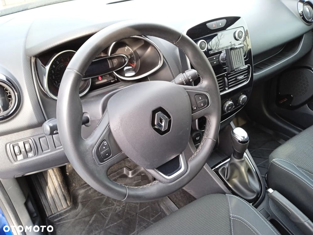 Renault Clio 1.2 16V Alize - 10