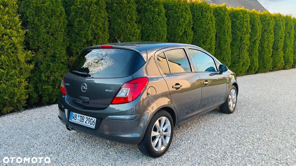 Opel Corsa 1.2 16V Cosmo - 8
