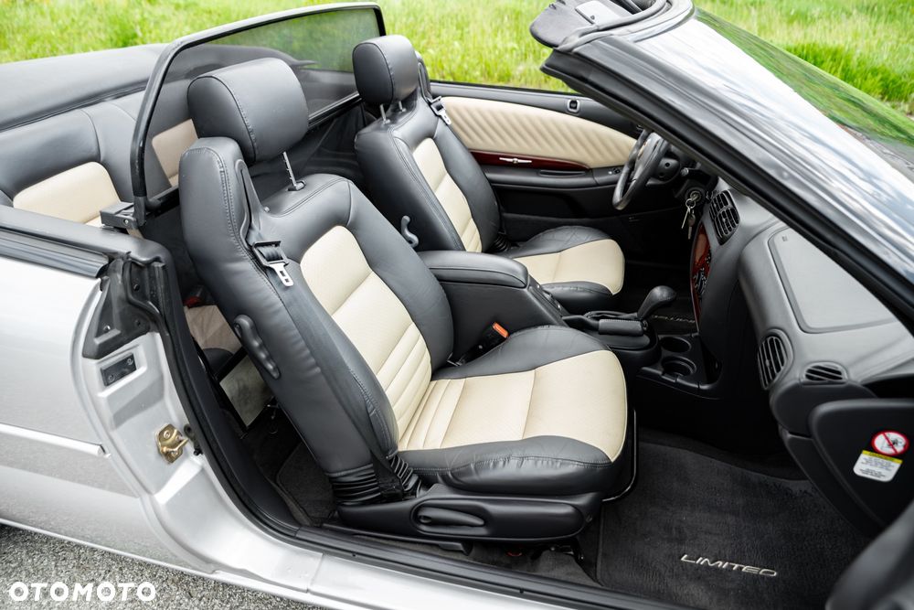Chrysler Stratus - 28