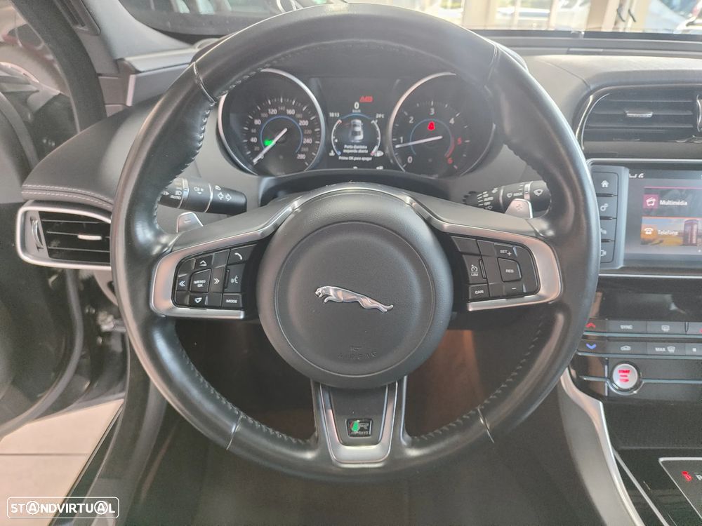 Jaguar XE 20d Aut. R-Sport - 25