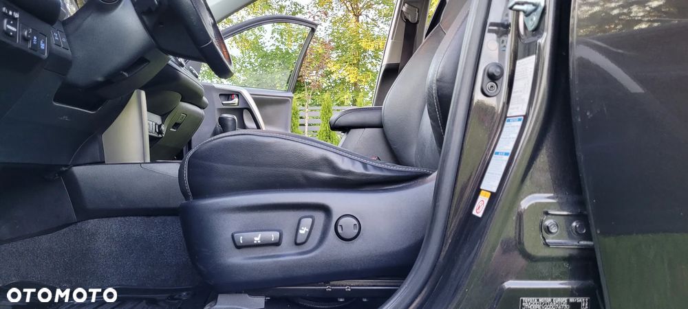 Toyota RAV4 - 16