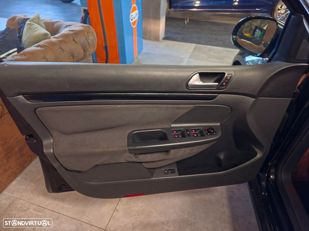 VW Golf 2.0 TDi GT Sport DSG - 21