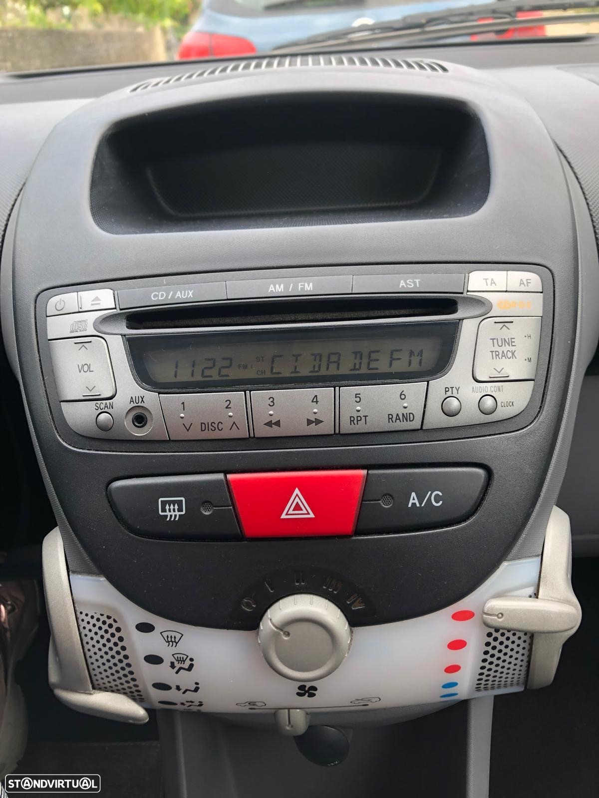 Toyota Aygo 1.0 + AC - 8