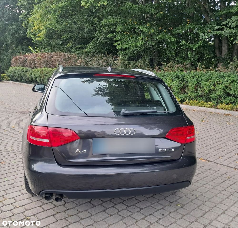 Audi A4 Avant 2.0 TDI - 8