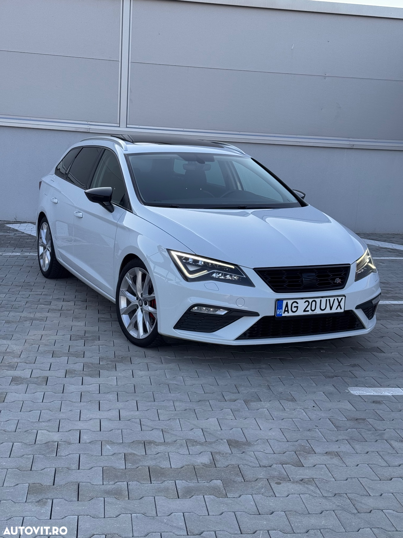 Seat Leon ST 2.0 TDI DPF DSG FR - 9