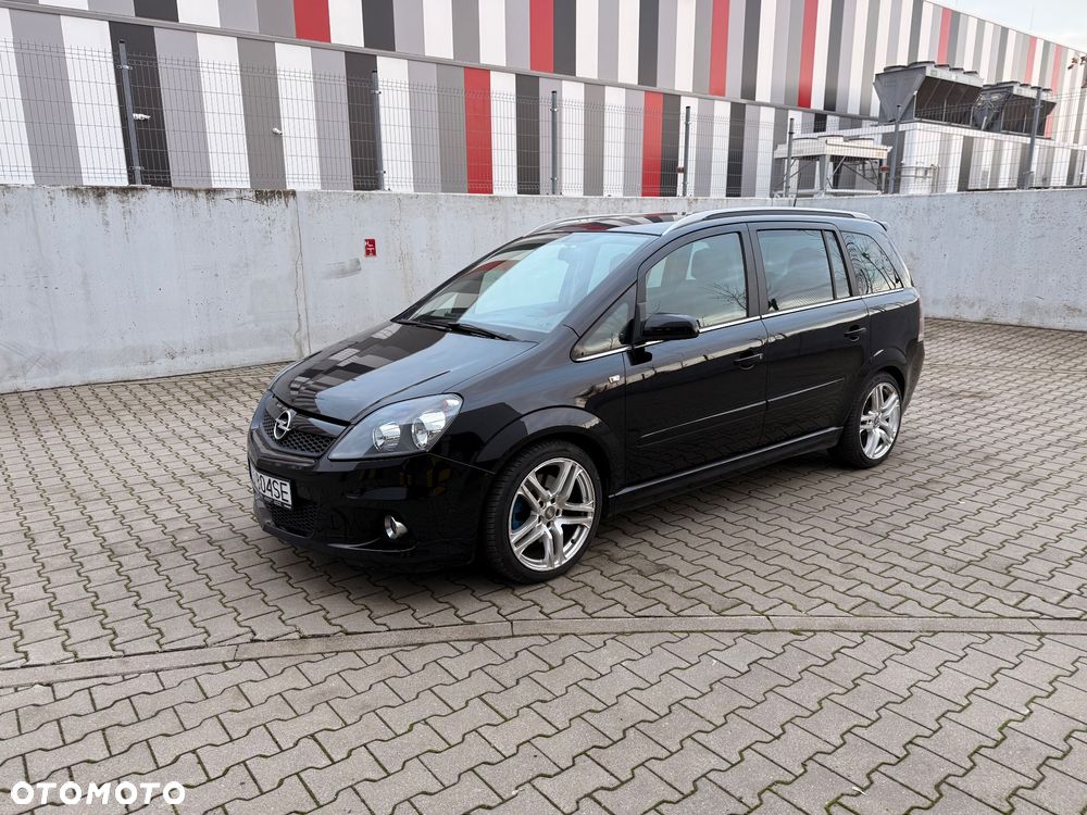Opel Zafira OPC - 1