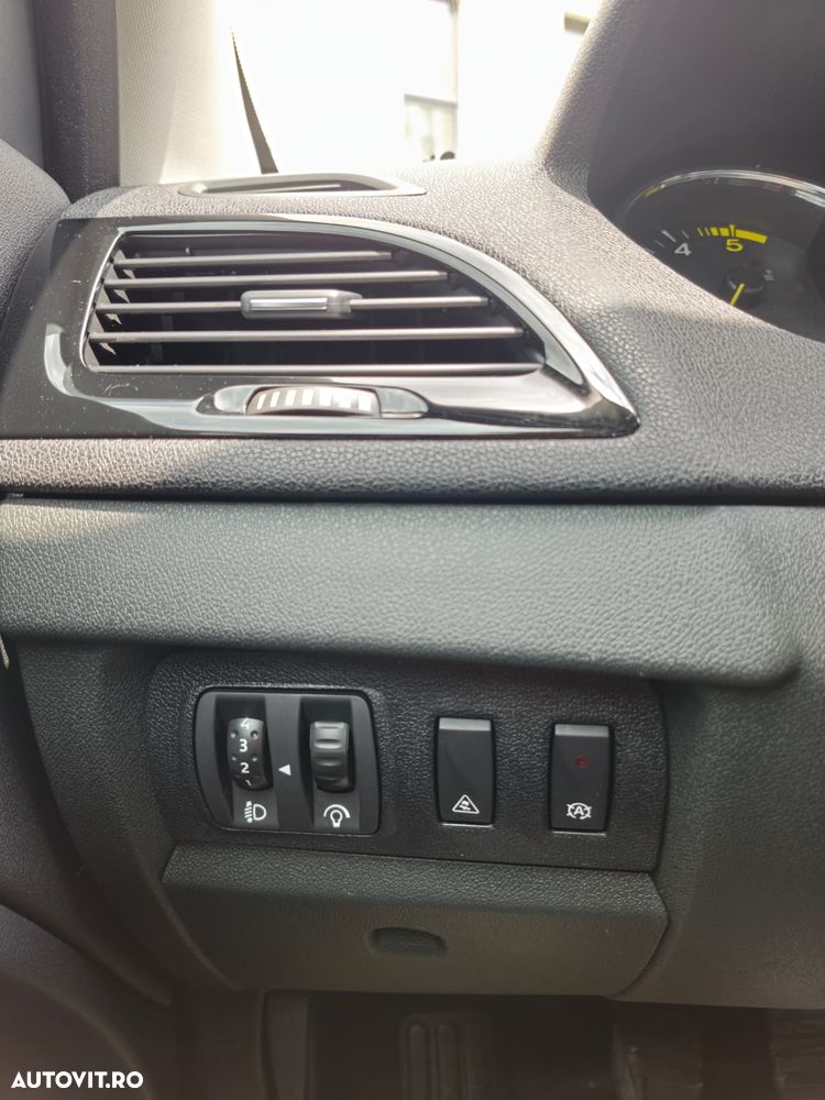 Renault Megane ENERGY dCi 110 Start & Stop Bose Edition - 10