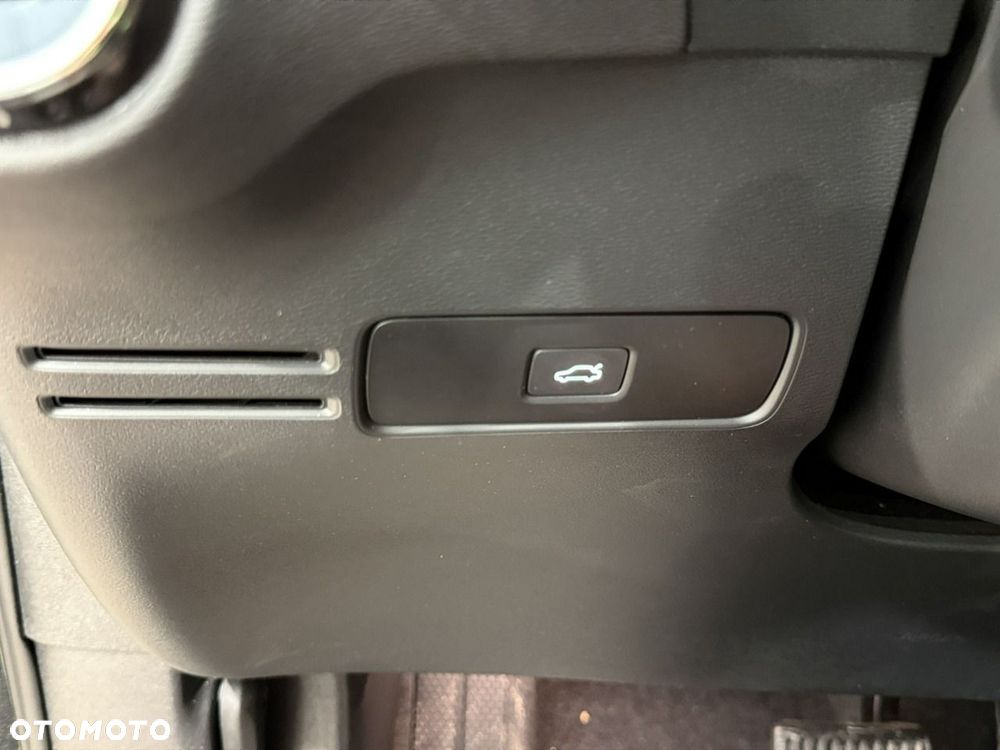 Volvo XC 40 B3 Core - 27